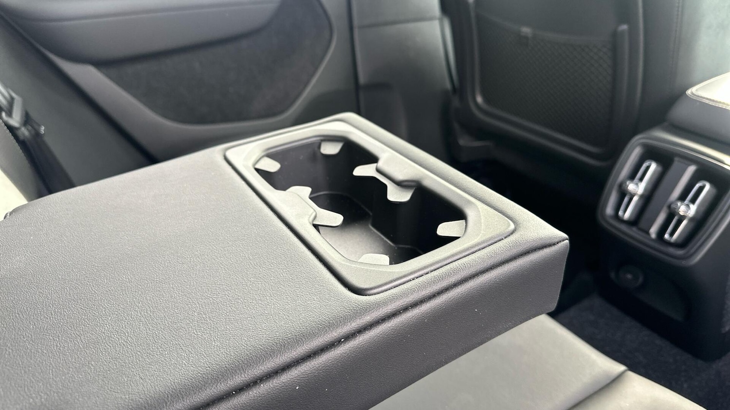 Used Volvo XC40 2020 for sale - 76337307: Photo 27