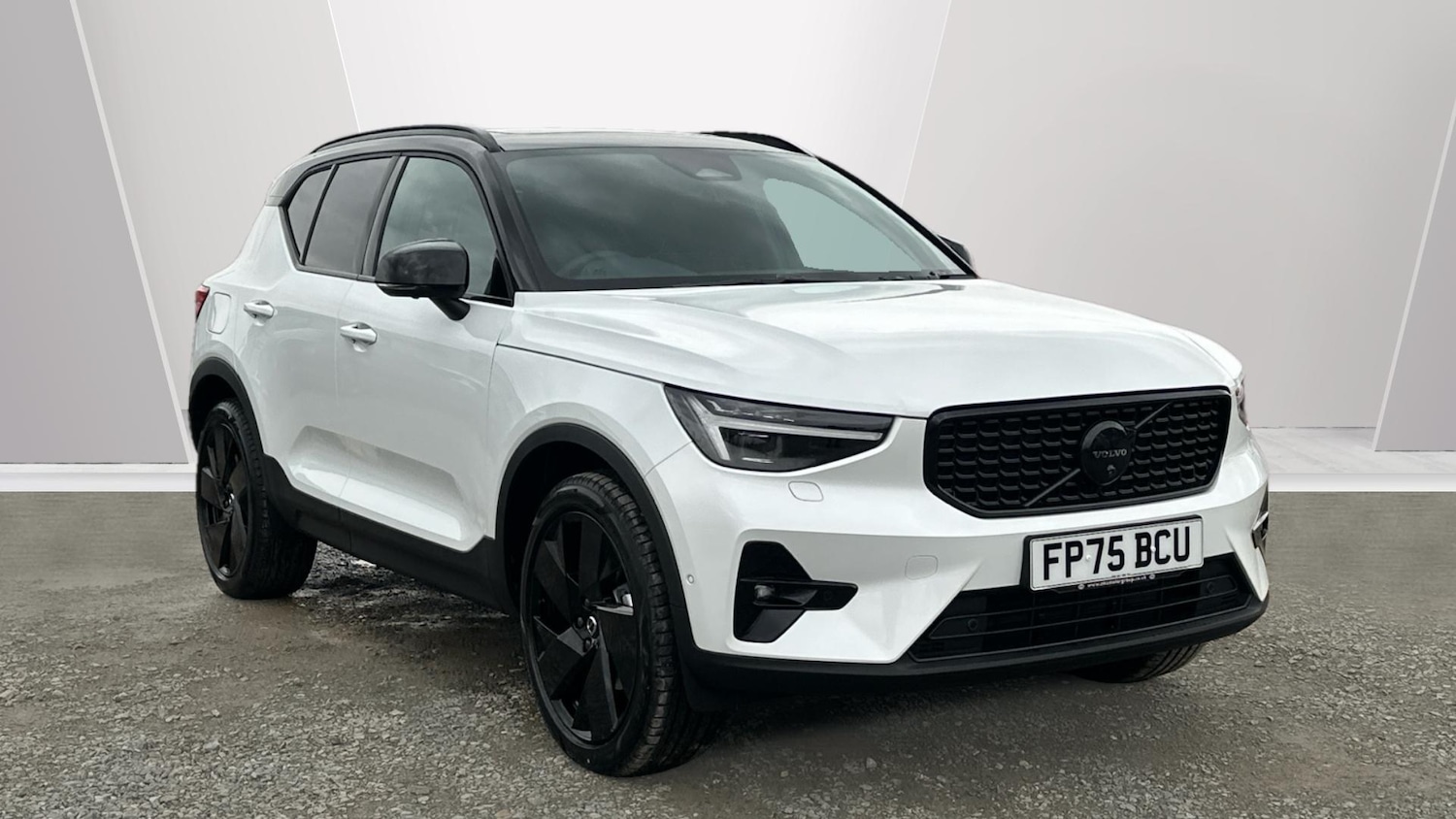 Used Volvo XC40 2025 for sale - 76380513: Photo 1