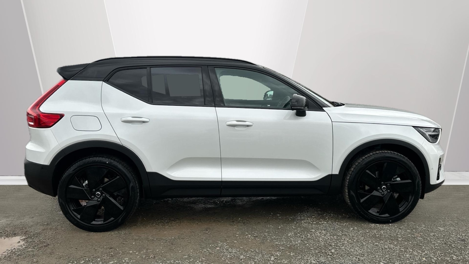 Used Volvo XC40 2025 for sale - 76380513: Photo 3