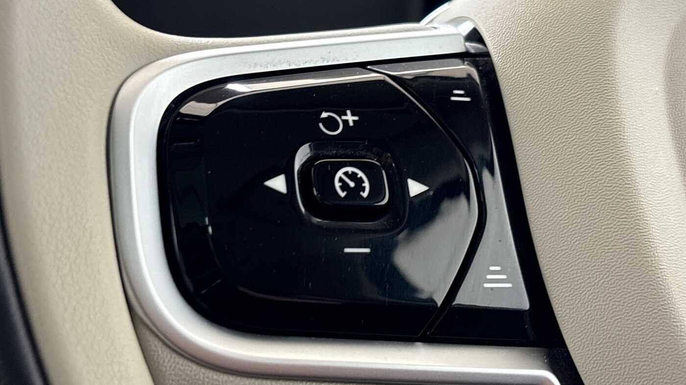 Used Volvo XC90 2025 for sale - 76512268: Photo 31