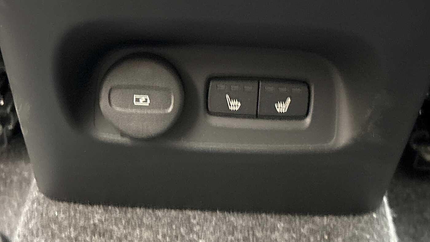 Used Volvo XC40 2025 for sale - 76585137: Photo 17