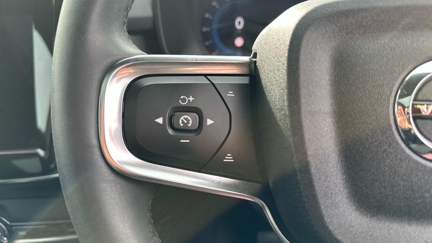 Used Volvo XC40 2022 for sale - 77670343: Photo 17