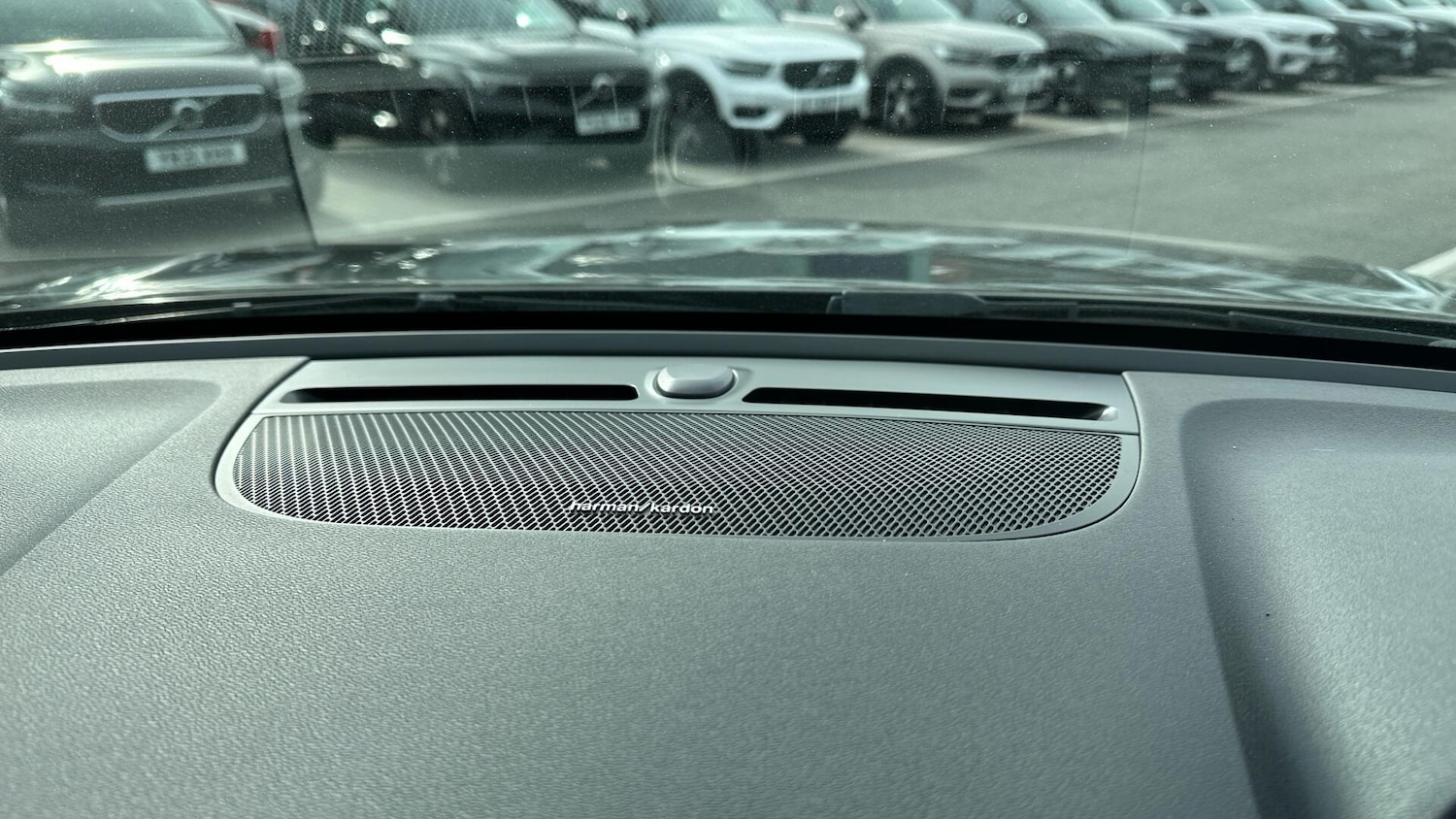 Used Volvo XC40 2022 for sale - 77670343: Photo 21