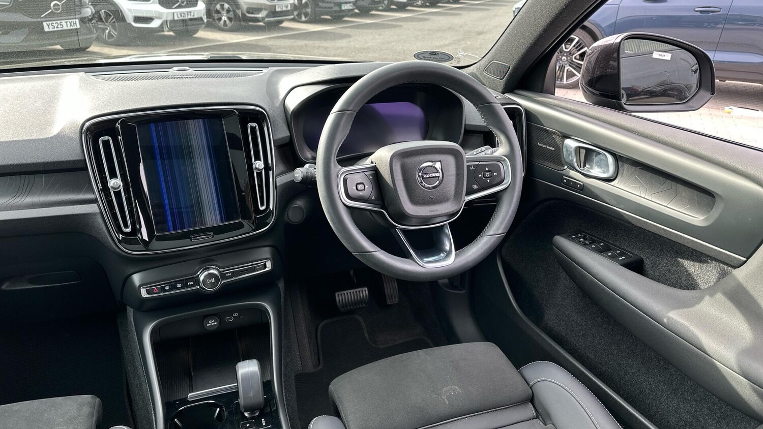 Used Volvo XC40 2022 for sale - 77670343: Photo 4