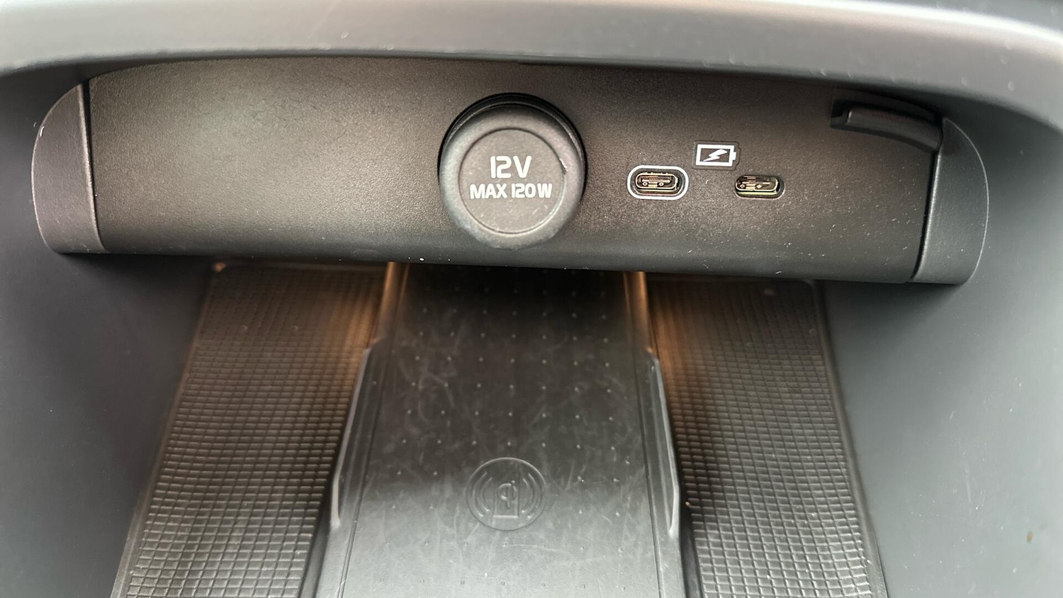 Used Volvo XC40 2022 for sale - 77670343: Photo 43