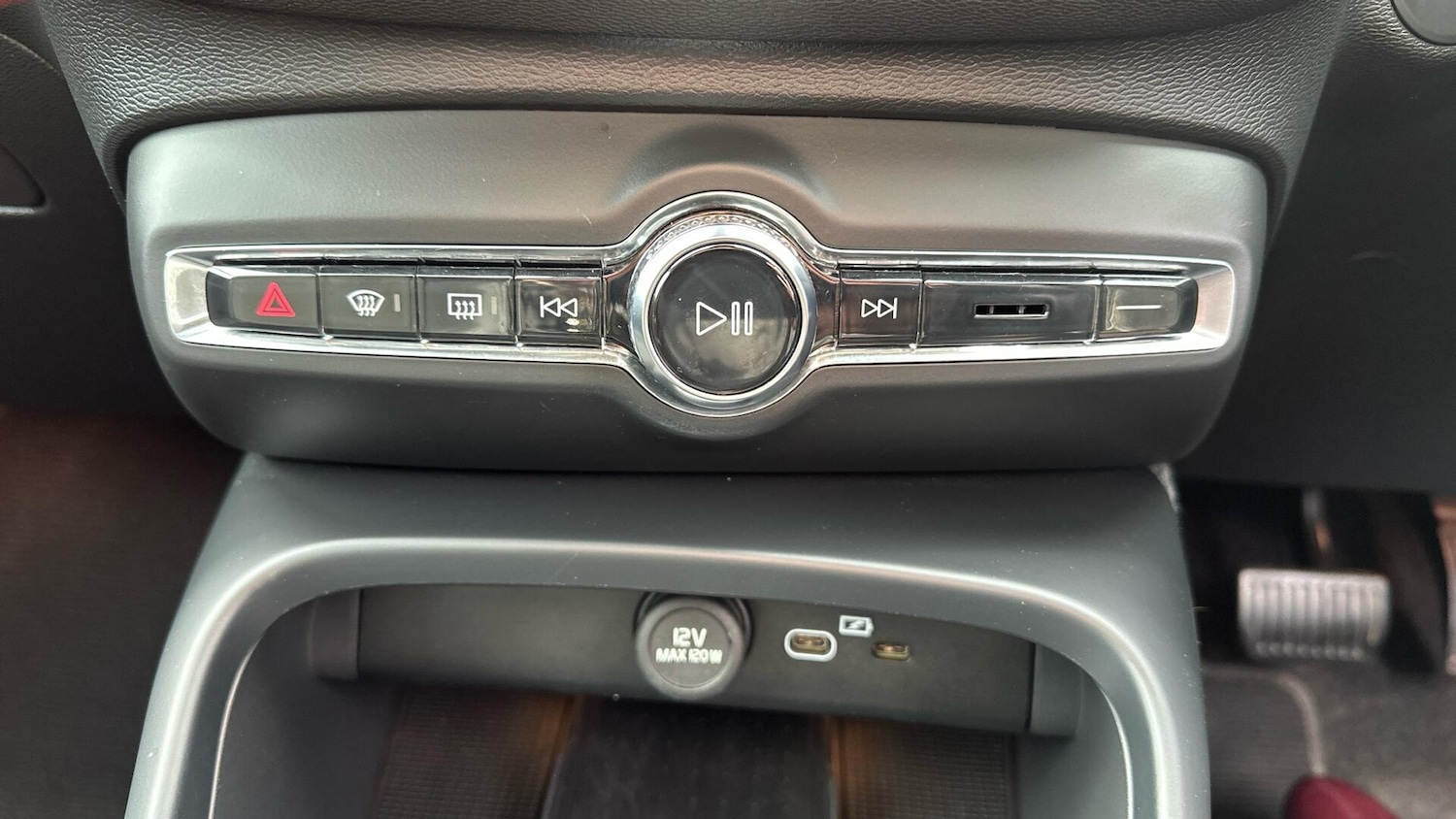 Used Volvo XC40 2022 for sale - 77670343: Photo 44