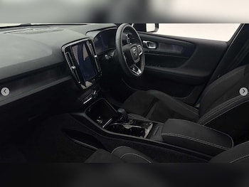 Used Volvo XC40 2022 for sale - 77670343: Photo