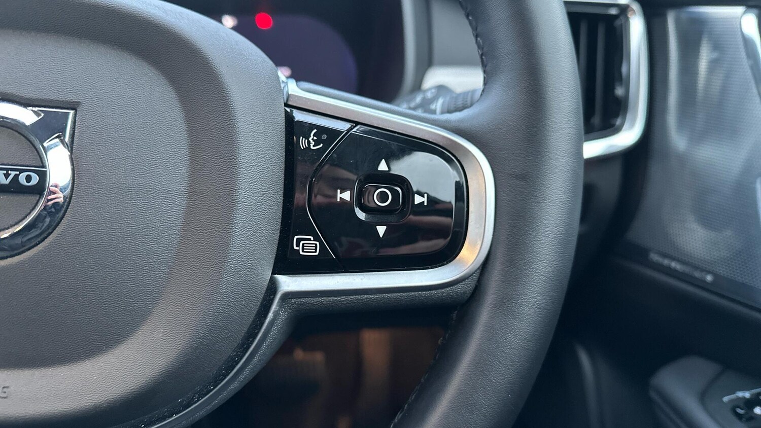 Used Volvo V90 2024 for sale - 76585244: Photo 32