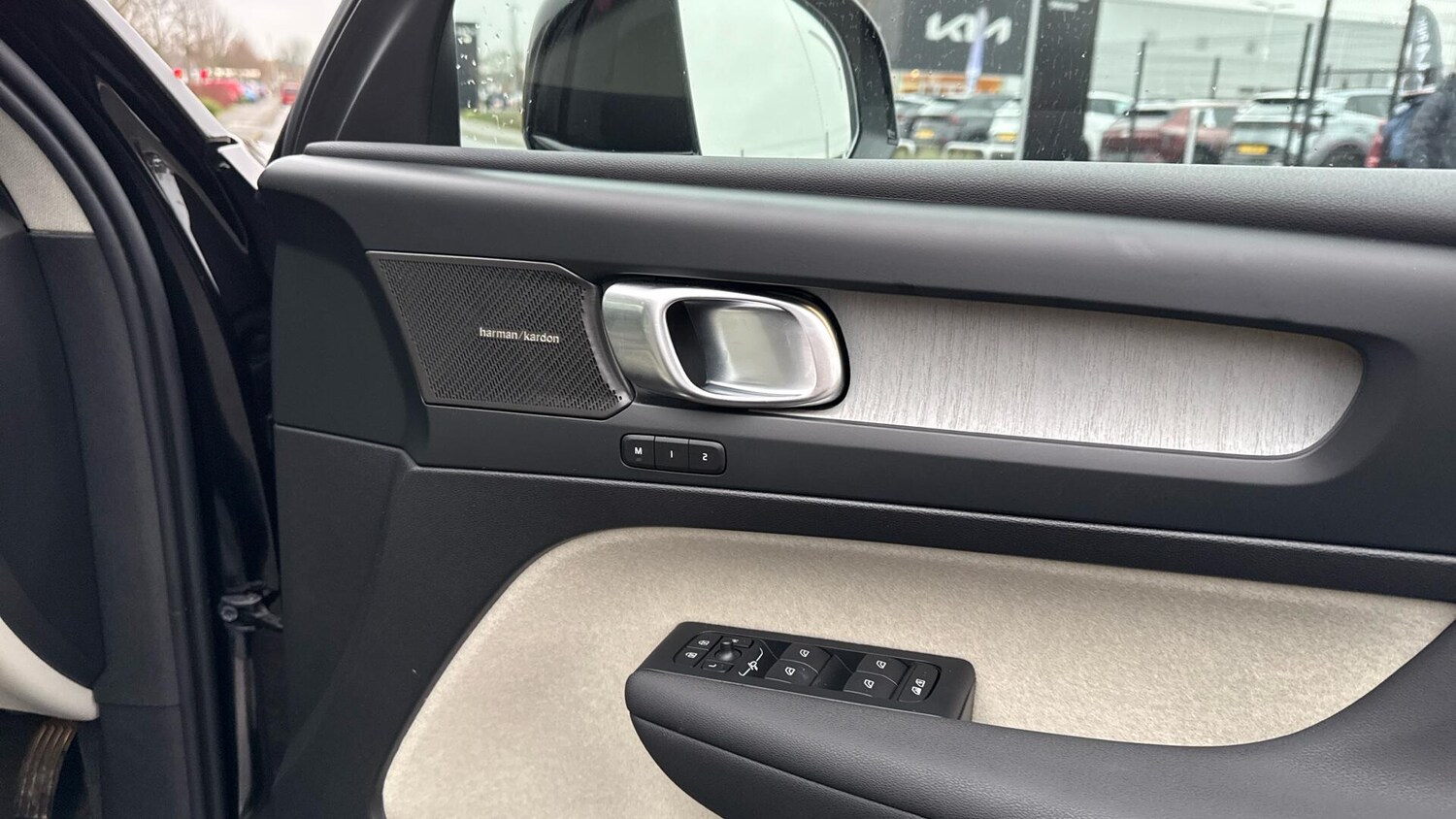 Used Volvo XC40 2025 for sale - 77672954: Photo 30