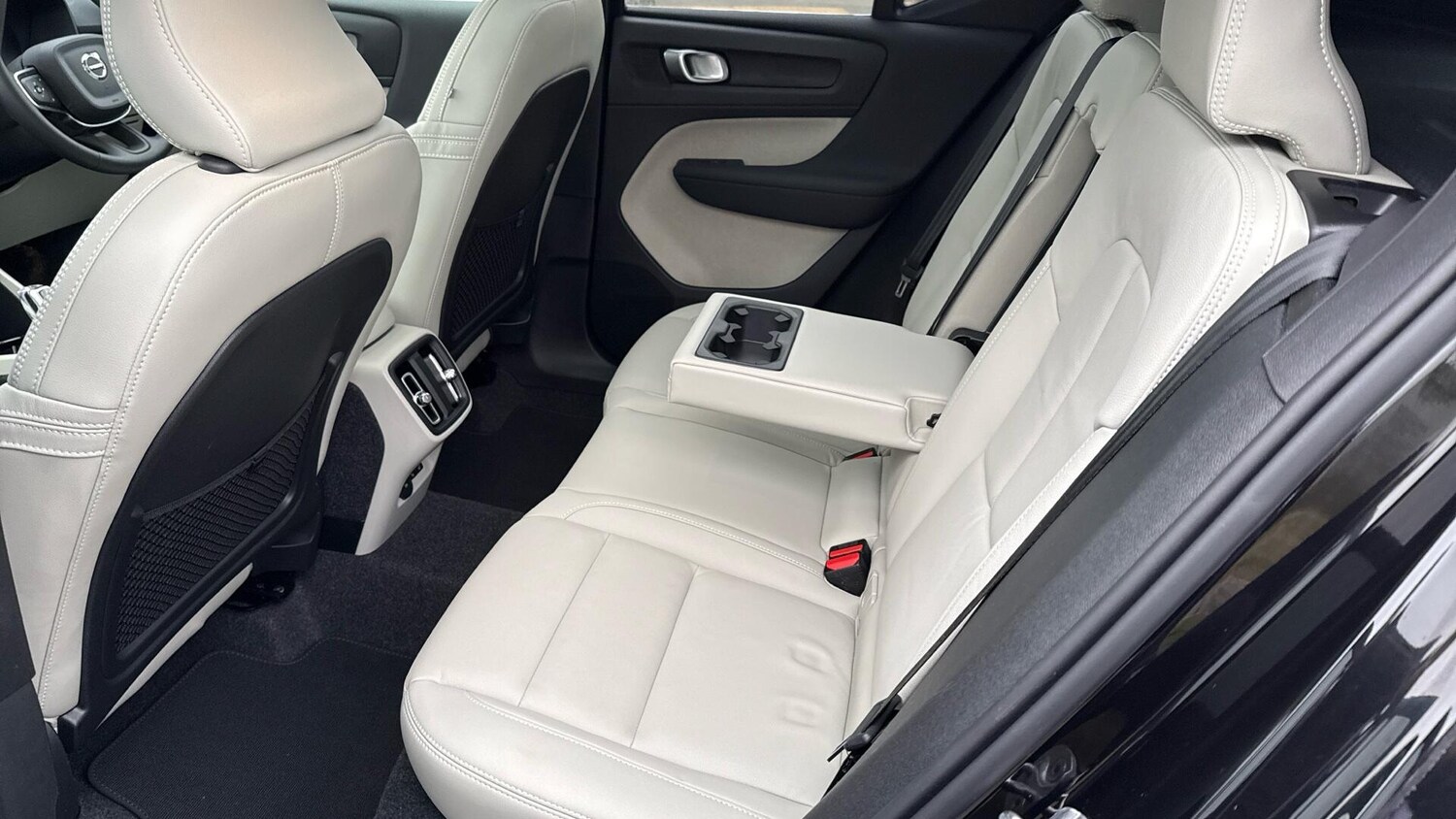 Used Volvo XC40 2025 for sale - 77672954: Photo 6