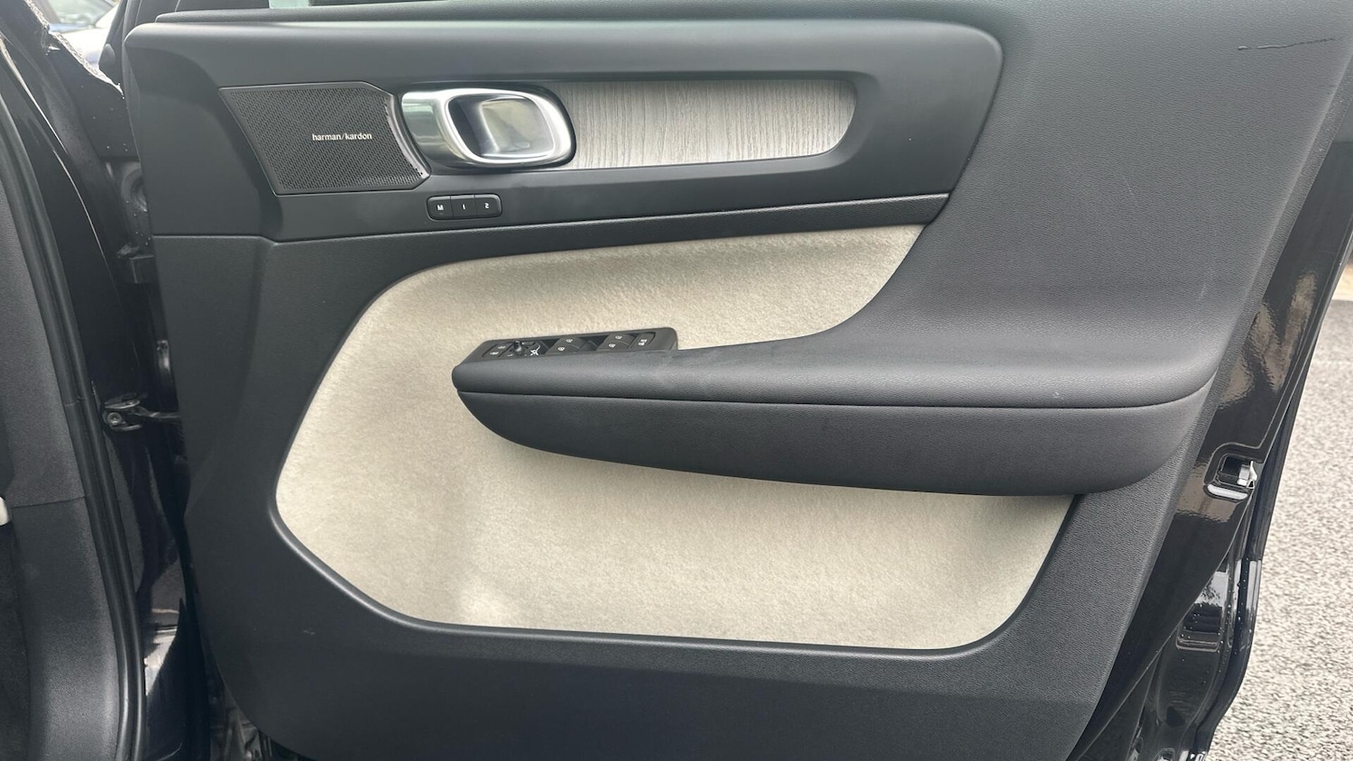 Used Volvo XC40 2023 for sale - 76715495: Photo 28