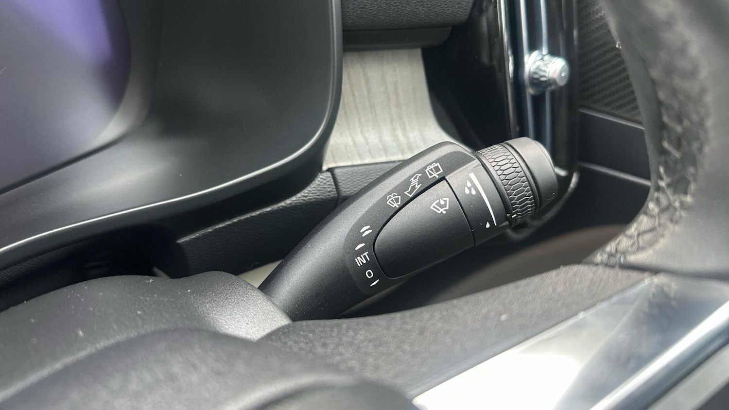 Used Volvo XC40 2023 for sale - 76715495: Photo 33