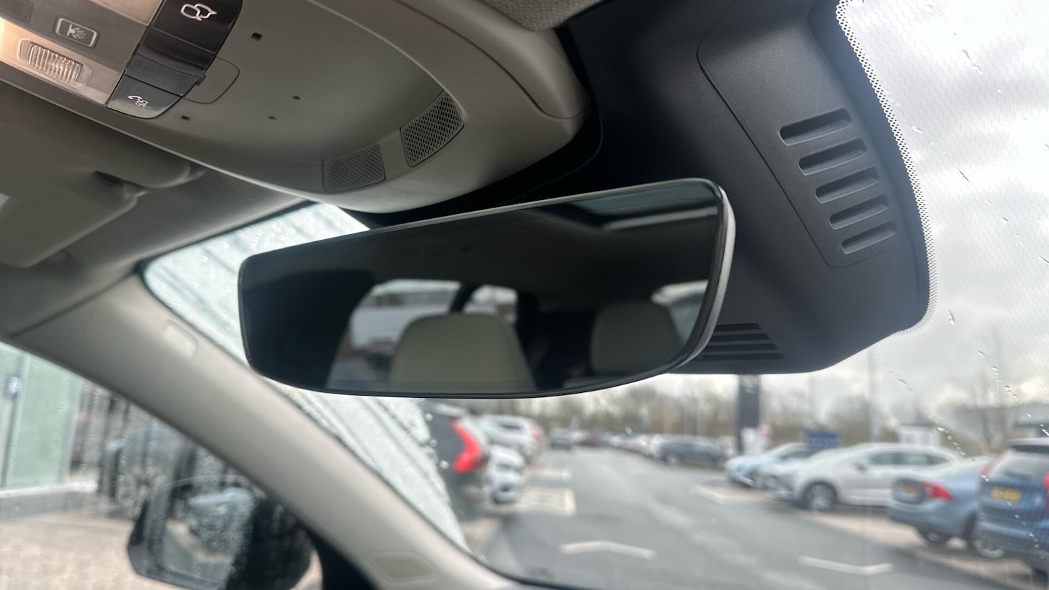 Used Volvo XC40 2023 for sale - 76715495: Photo 38