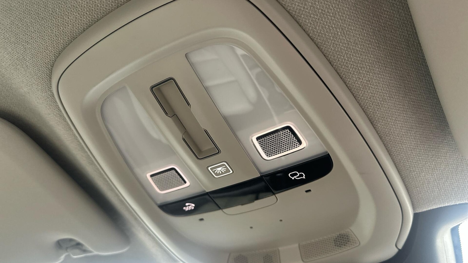 Used Volvo XC40 2023 for sale - 76715495: Photo 39