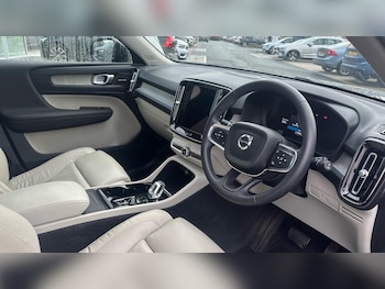 Used Volvo XC40 2023 for sale - 76715495: Photo