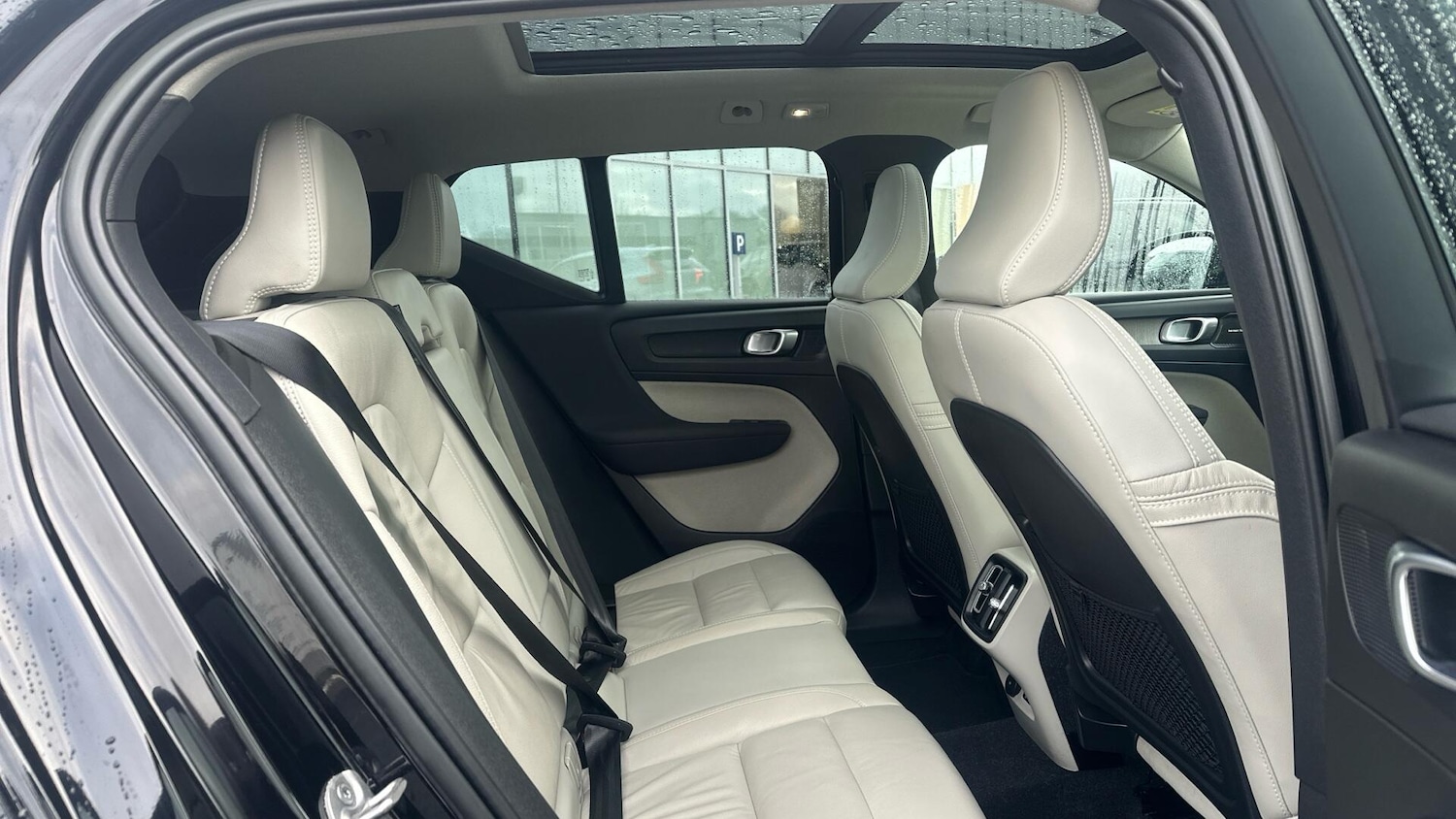 Used Volvo XC40 2023 for sale - 76715495: Photo 6