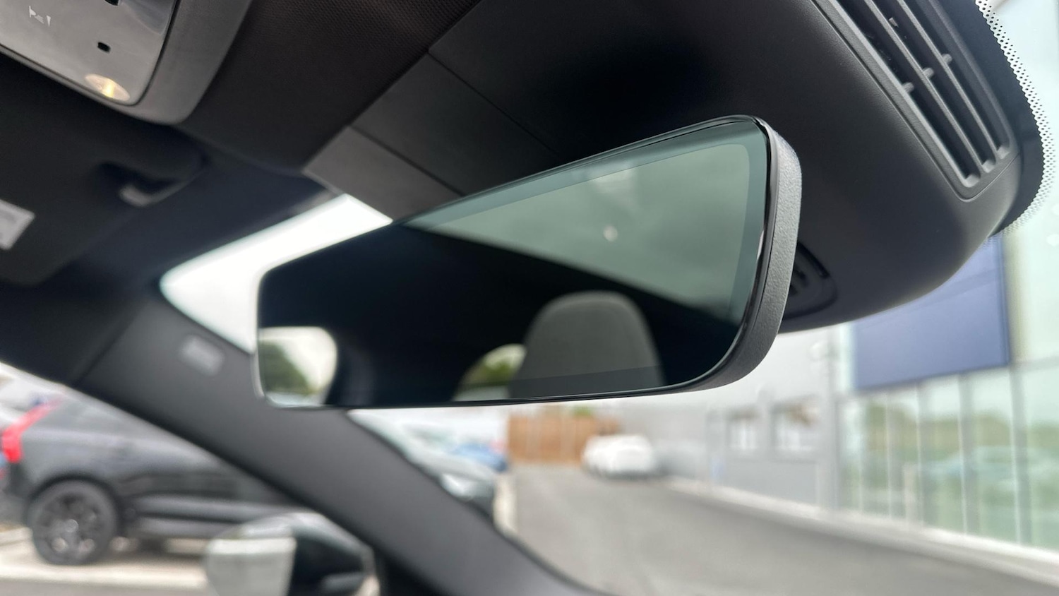 Used Volvo EX30 2025 for sale - 76349300: Photo 36