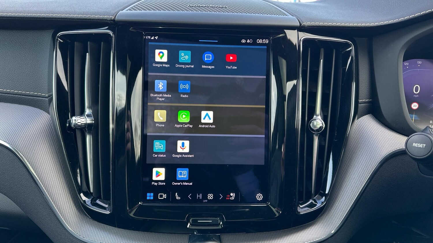 Used Volvo XC60 2022 for sale - 78035146: Photo 12