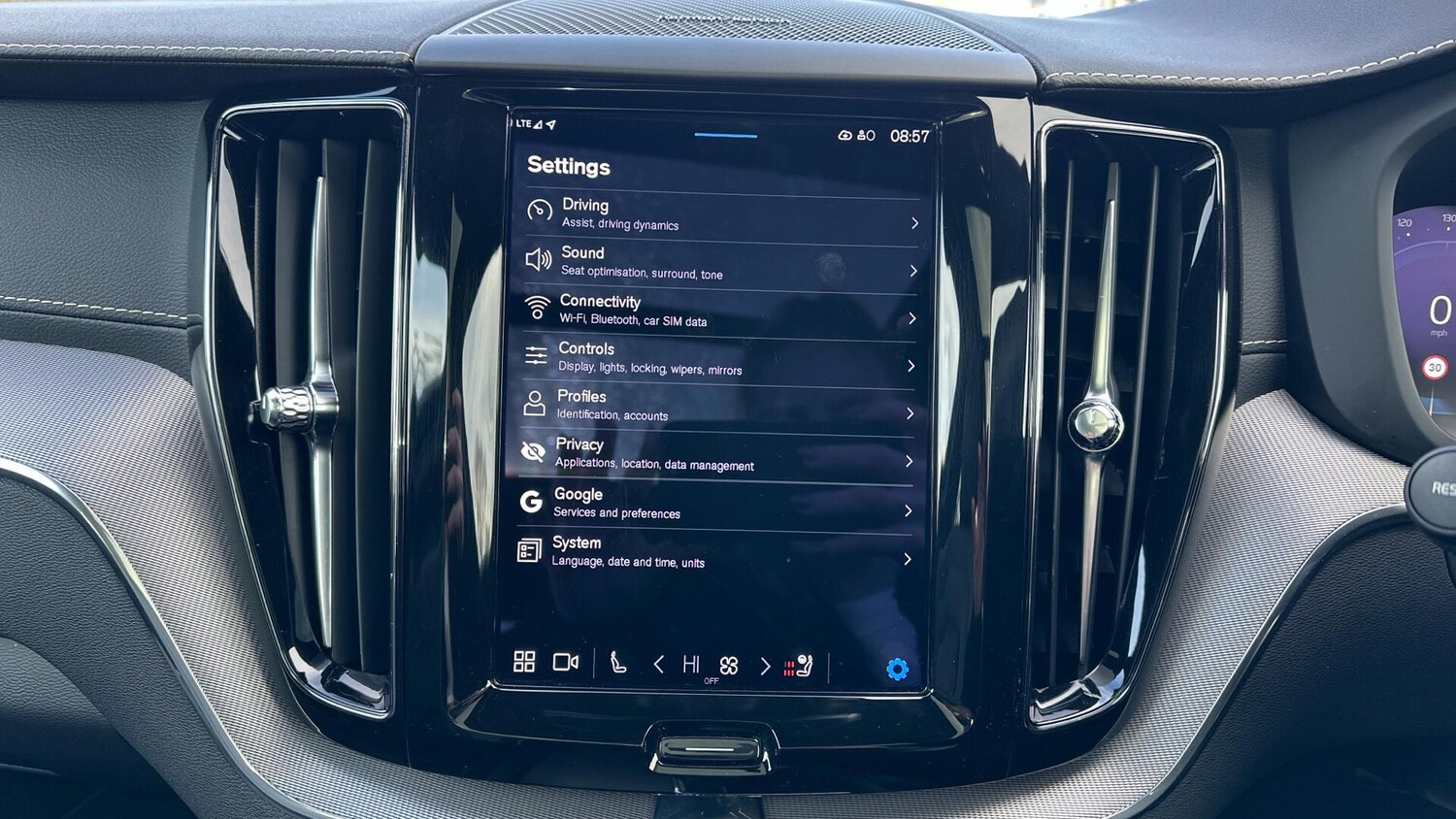 Used Volvo XC60 2022 for sale - 78035146: Photo 17