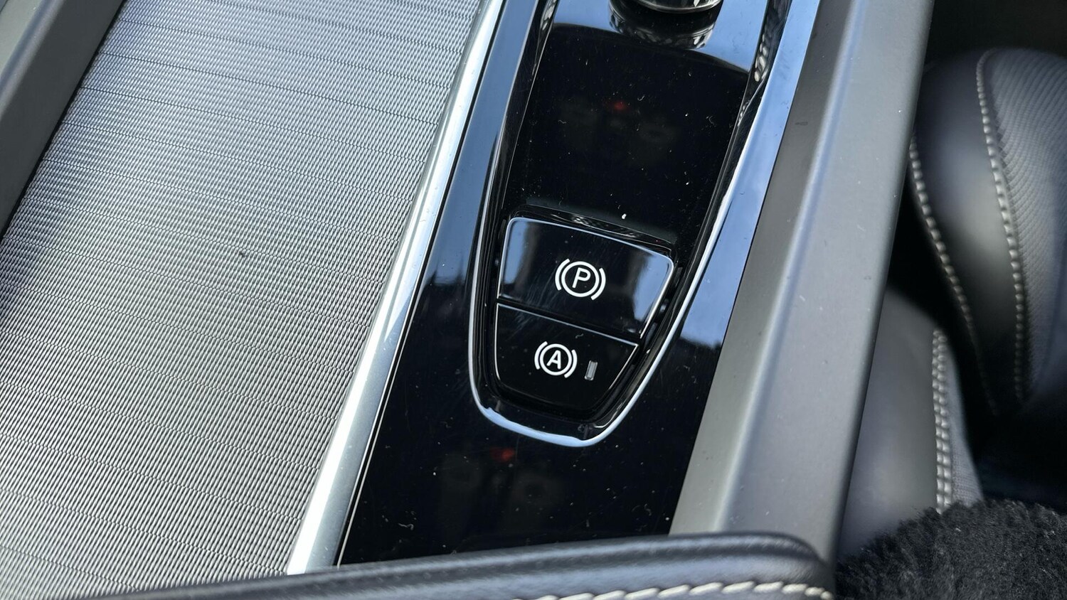 Used Volvo XC60 2022 for sale - 78035146: Photo 43