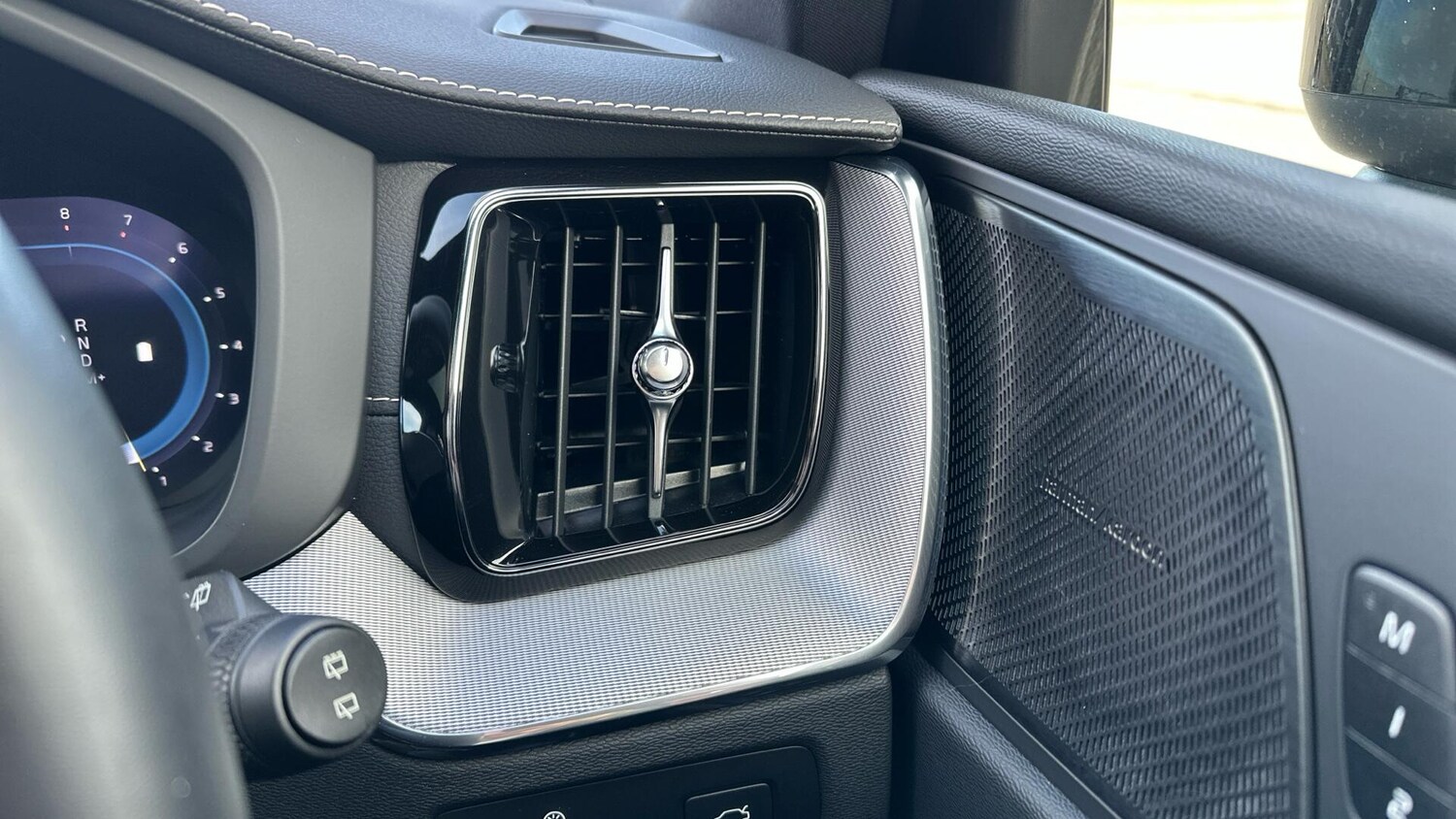 Used Volvo XC60 2022 for sale - 78035146: Photo 47