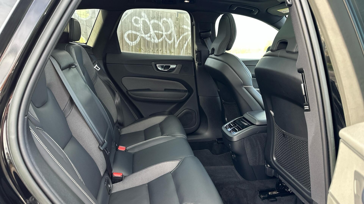 Used Volvo XC60 2022 for sale - 78035146: Photo 6