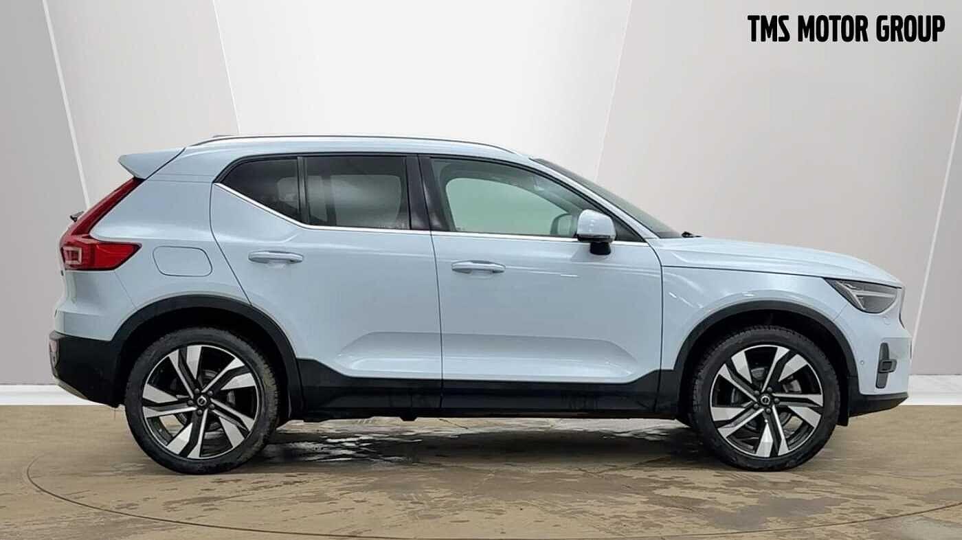 Used Volvo XC40 2025 for sale - 77737861: Photo 2