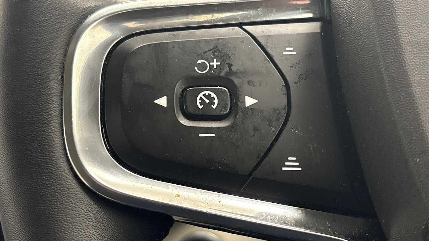 Used Volvo XC40 2022 for sale - 76585287: Photo 31