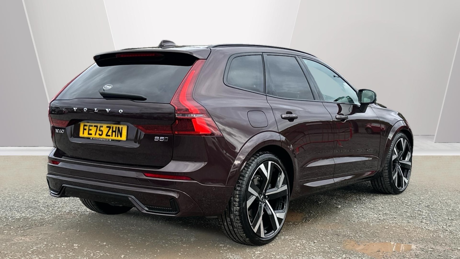 Used Volvo XC60 2025 for sale - 76457514: Photo 2