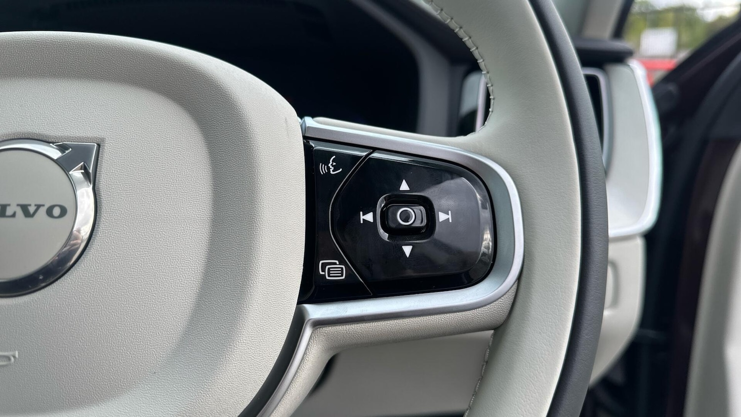 Used Volvo XC60 2025 for sale - 76457514: Photo 33