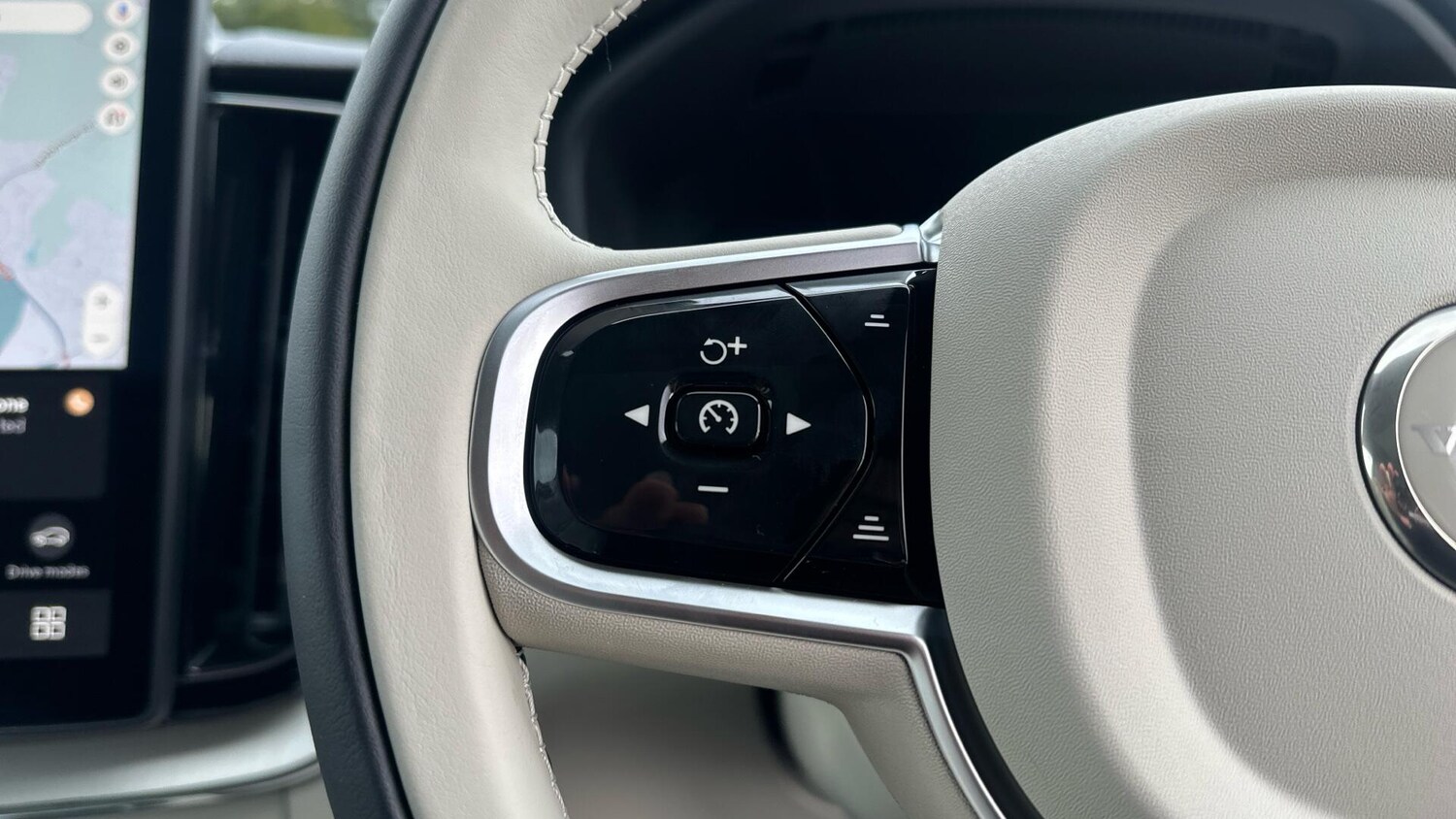 Used Volvo XC60 2025 for sale - 76457514: Photo 34