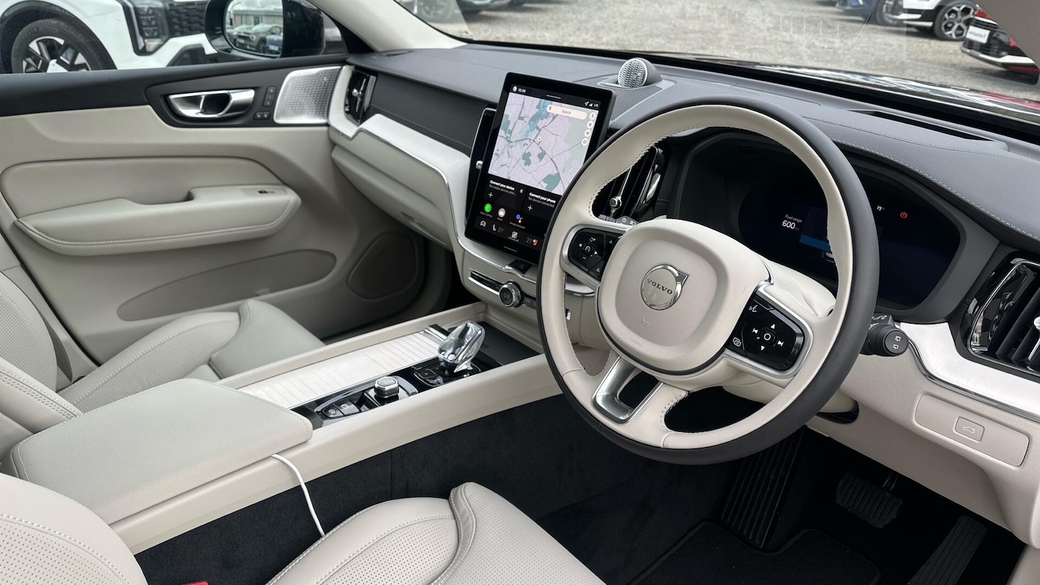Used Volvo XC60 2025 for sale - 76457514: Photo 4