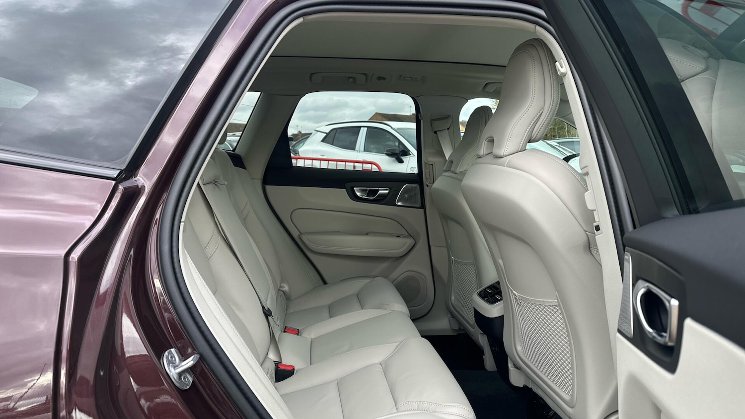 Used Volvo XC60 2025 for sale - 76457514: Photo 6