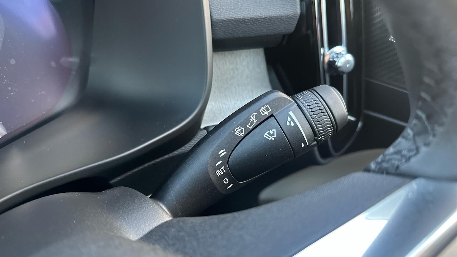 Used Volvo XC40 2025 for sale - 77040453: Photo 34