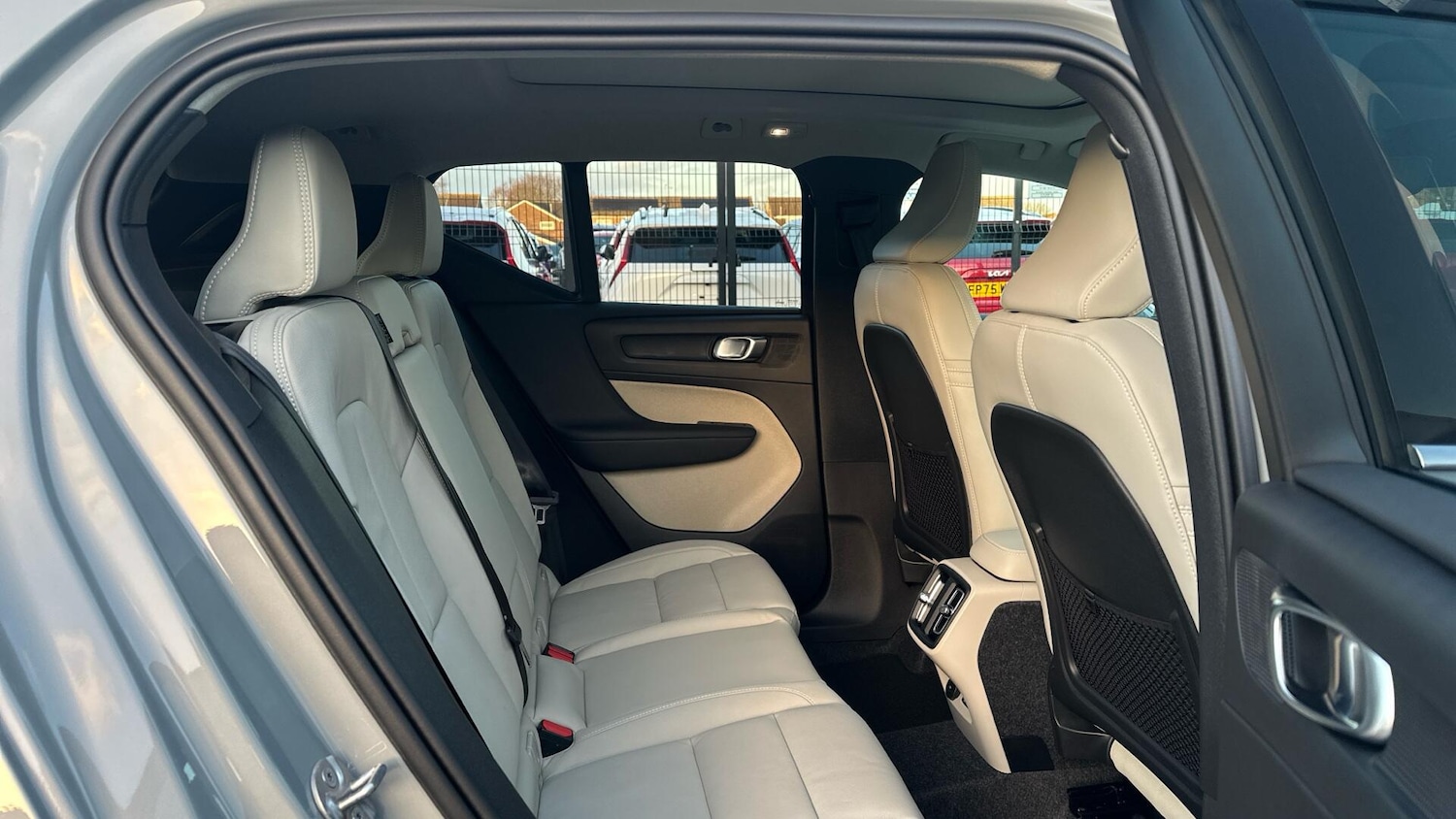 Used Volvo XC40 2025 for sale - 77040453: Photo 6