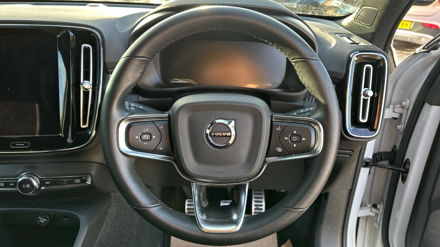 Used Volvo XC40 for sale - 77396504: Photo 10