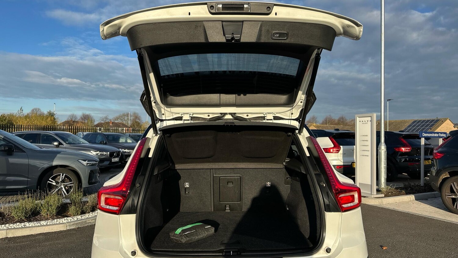 Used Volvo XC40 for sale - 77396504: Photo 13