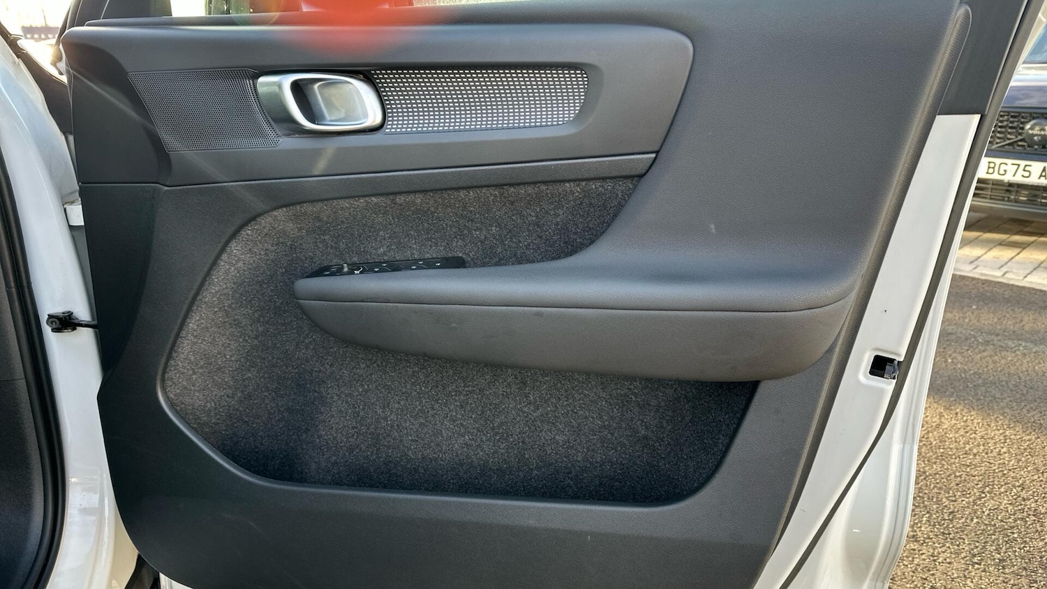 Used Volvo XC40 for sale - 77396504: Photo 28