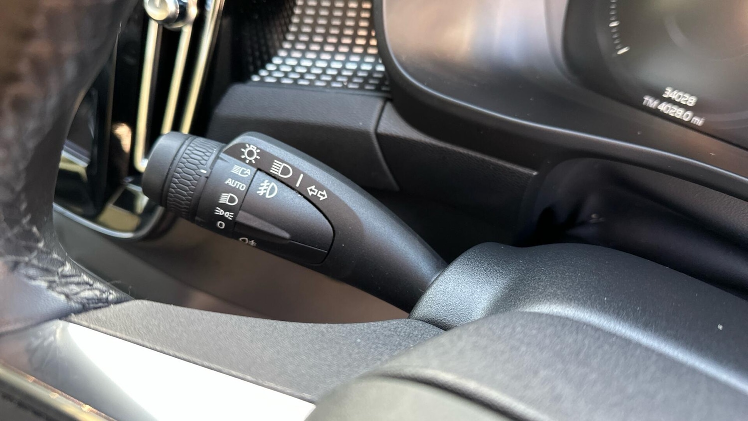 Used Volvo XC40 for sale - 77396504: Photo 34