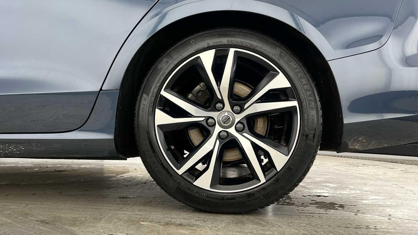 Used Volvo V60 2021 for sale - 77081408: Photo 4