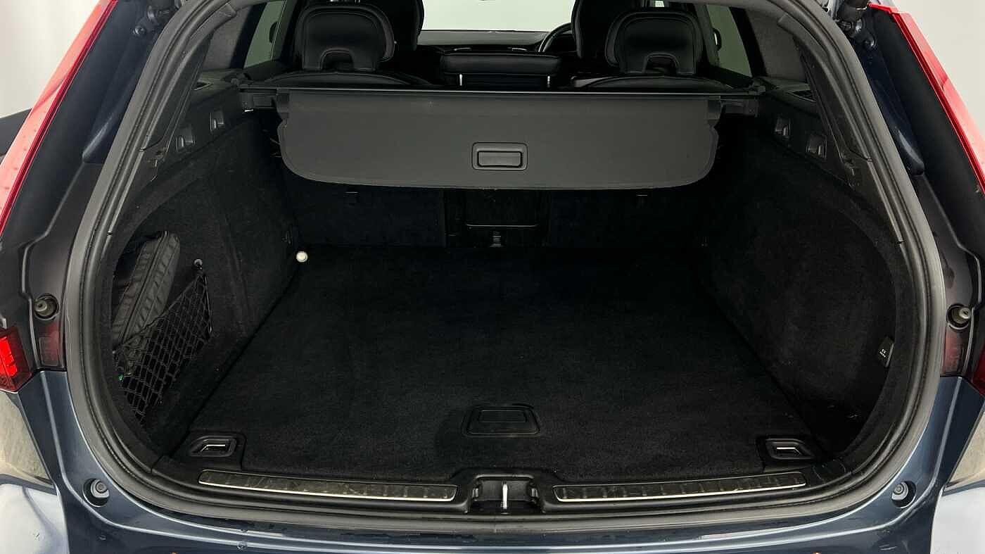 Used Volvo V60 2021 for sale - 77081408: Photo 5