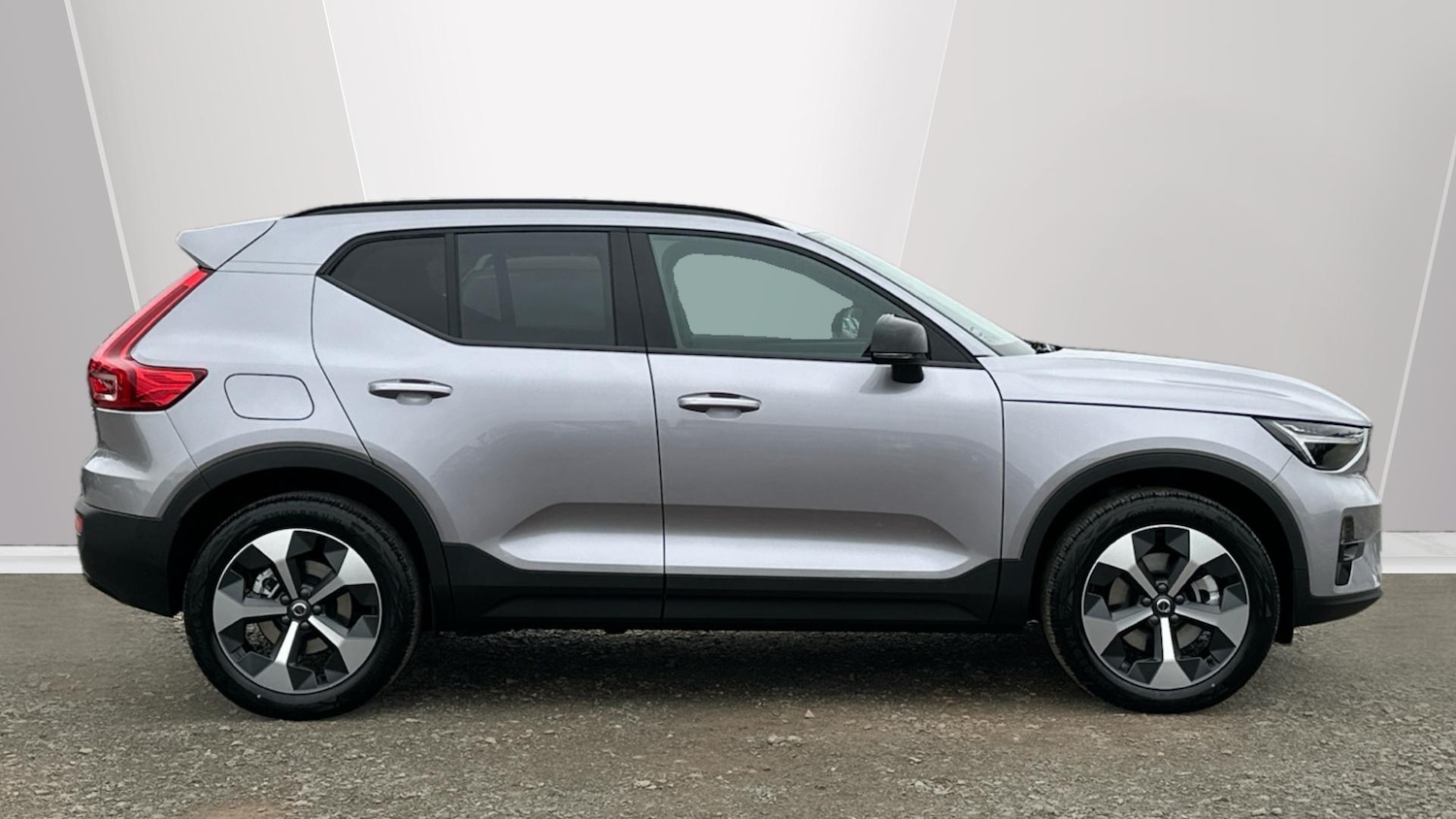 Used Volvo XC40 2025 for sale - 77673028: Photo 3