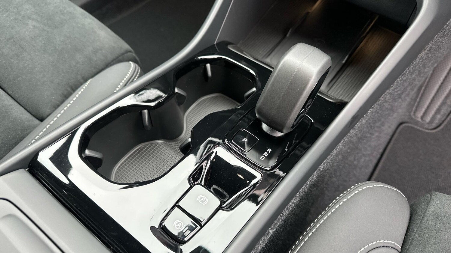 Used Volvo XC40 2025 for sale - 77673028: Photo 36