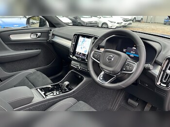 Used Volvo XC40 2025 for sale - 77673028: Photo