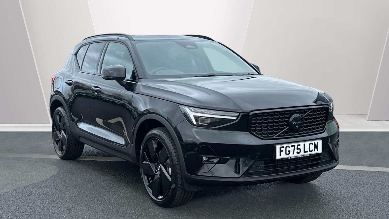 Used Volvo XC40 2025 for sale - 76336873: Photo 1
