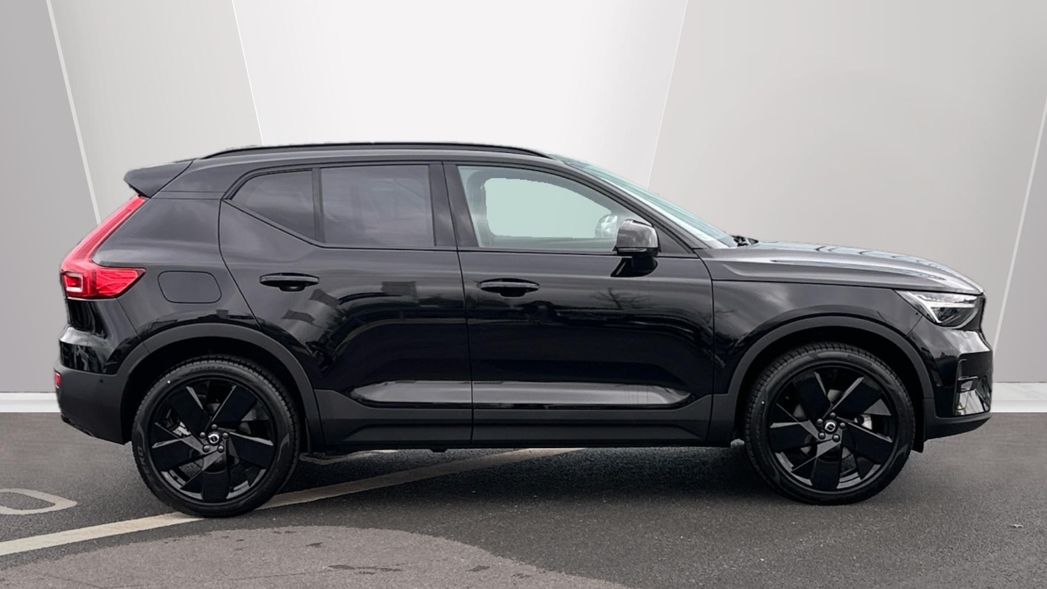 Used Volvo XC40 2025 for sale - 76336873: Photo 3