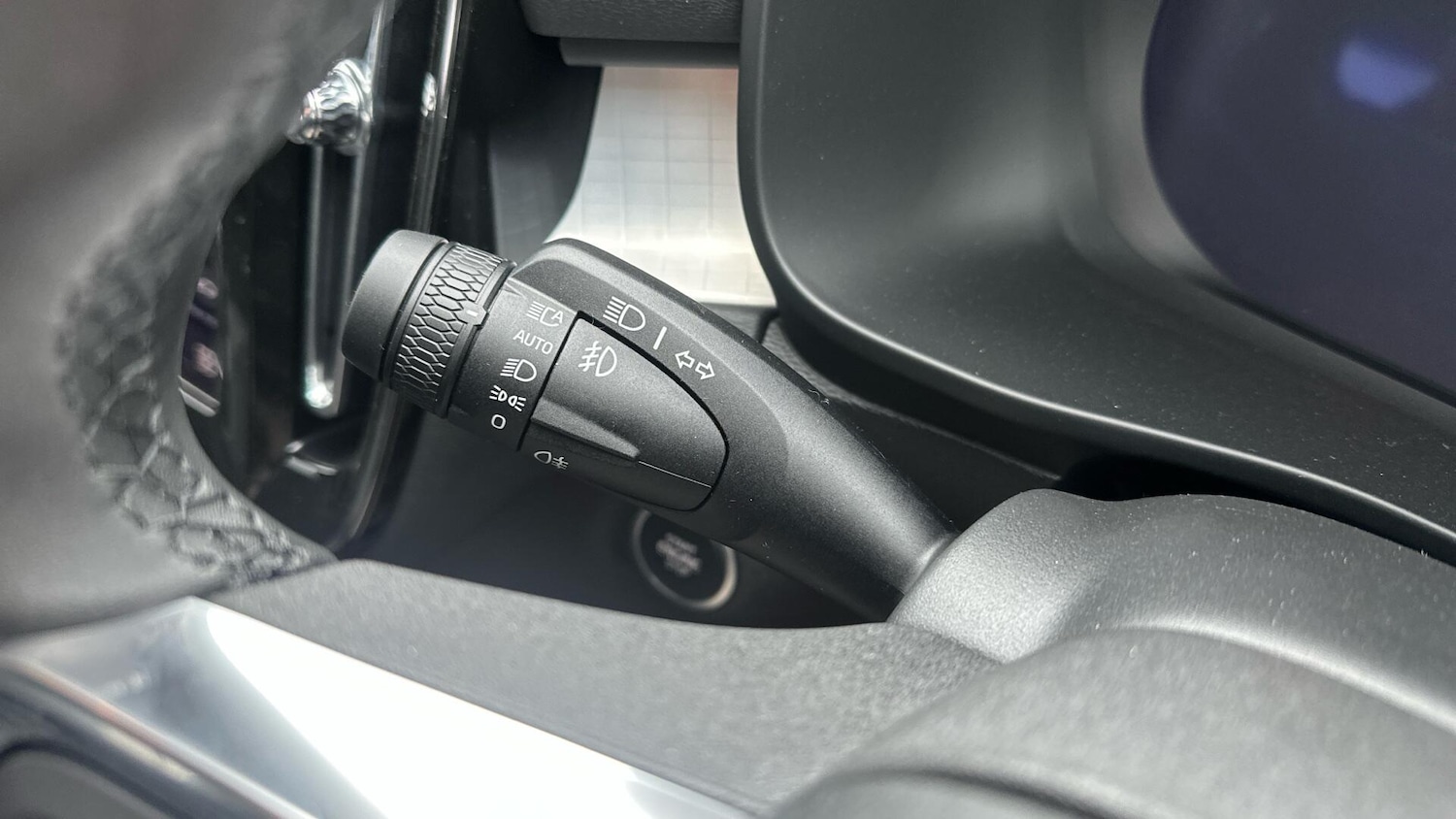 Used Volvo XC40 2025 for sale - 76336873: Photo 35