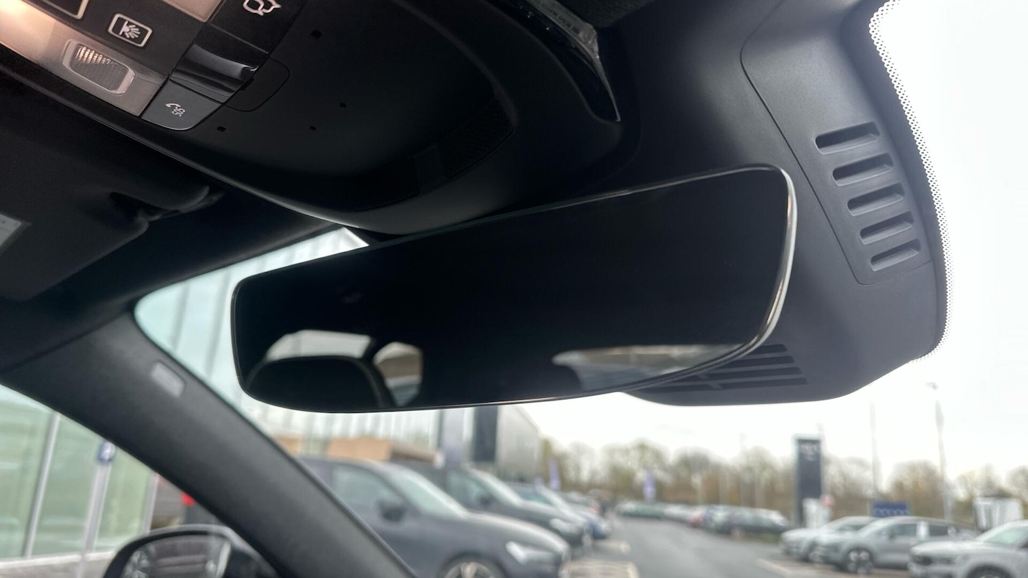 Used Volvo XC40 2025 for sale - 76336873: Photo 39