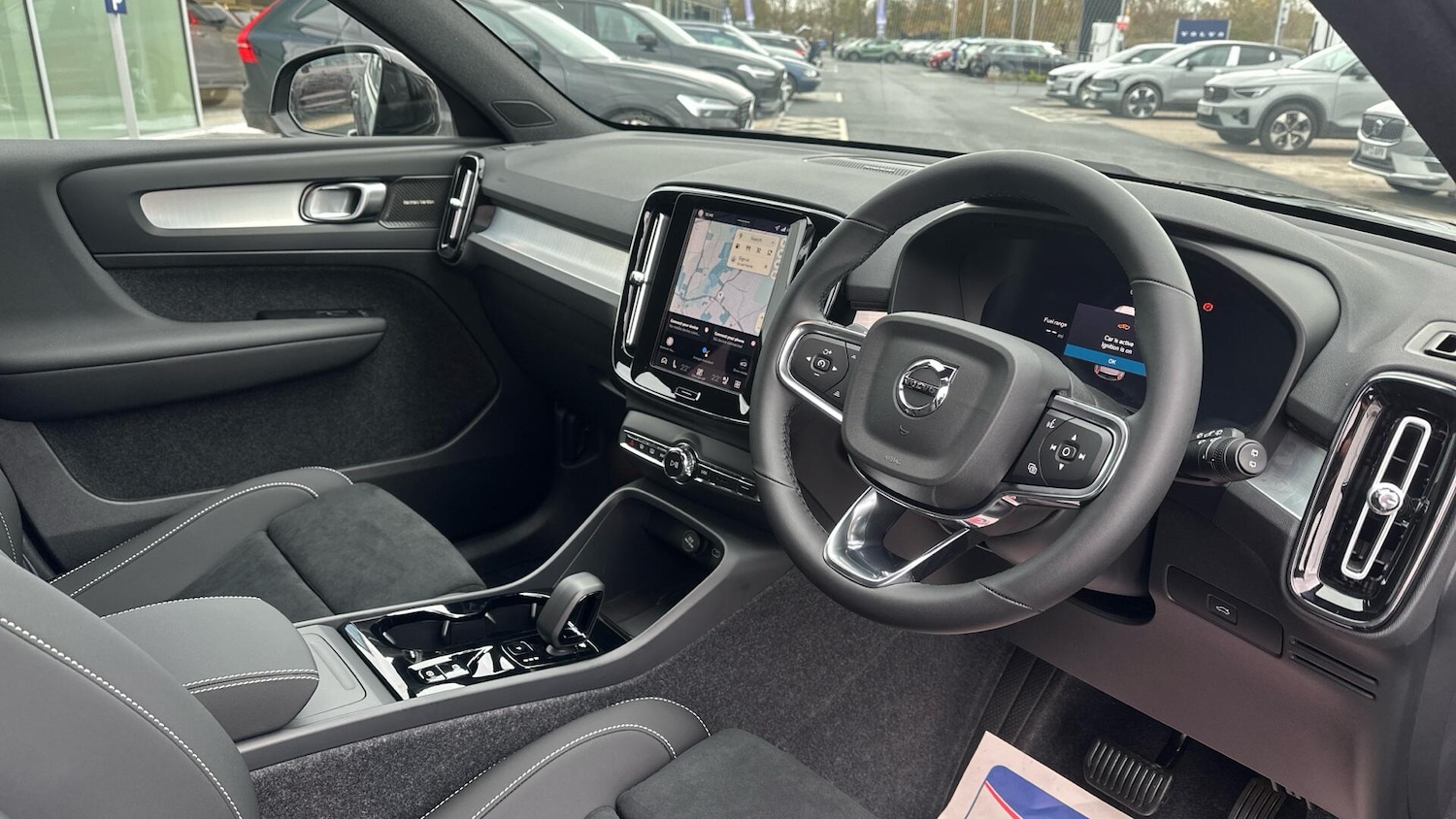 Used Volvo XC40 2025 for sale - 76336873: Photo 4