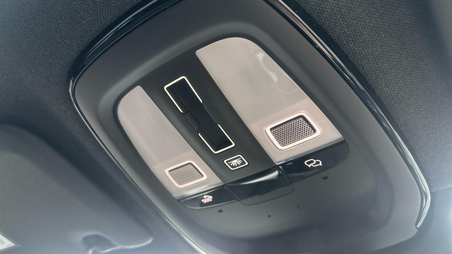 Used Volvo XC40 2025 for sale - 76336873: Photo 40